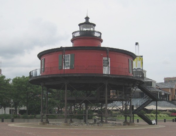 7-Foot Knoll lighthouse