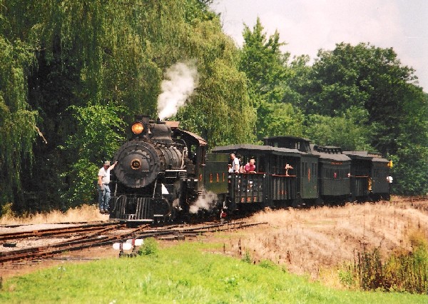 Engine 15 arriving at Orbisonia with an excursion train