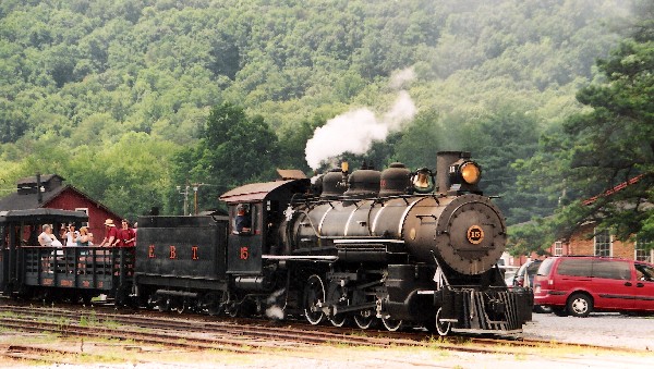 No. 15 leaves Orbisonia with an excursion train