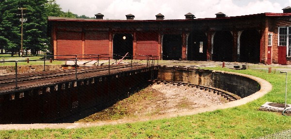 Turntable and roundhouse